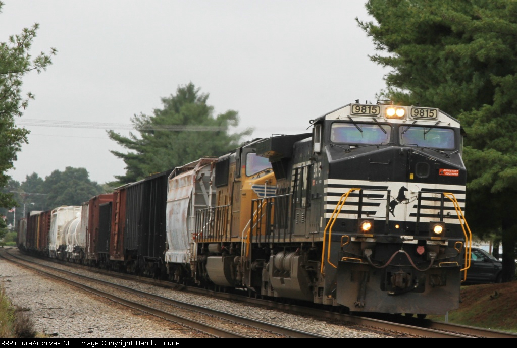 NS 9815 leads train 158 northbound